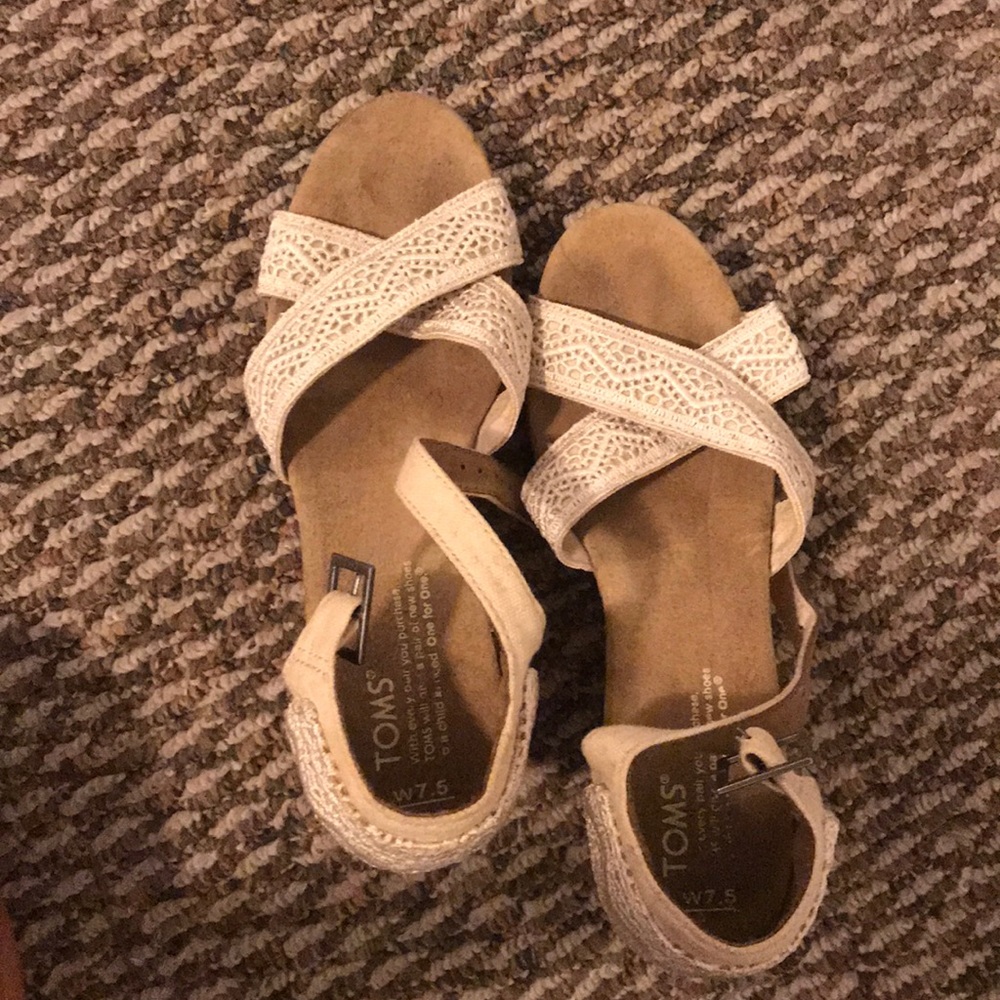 Toms wedges